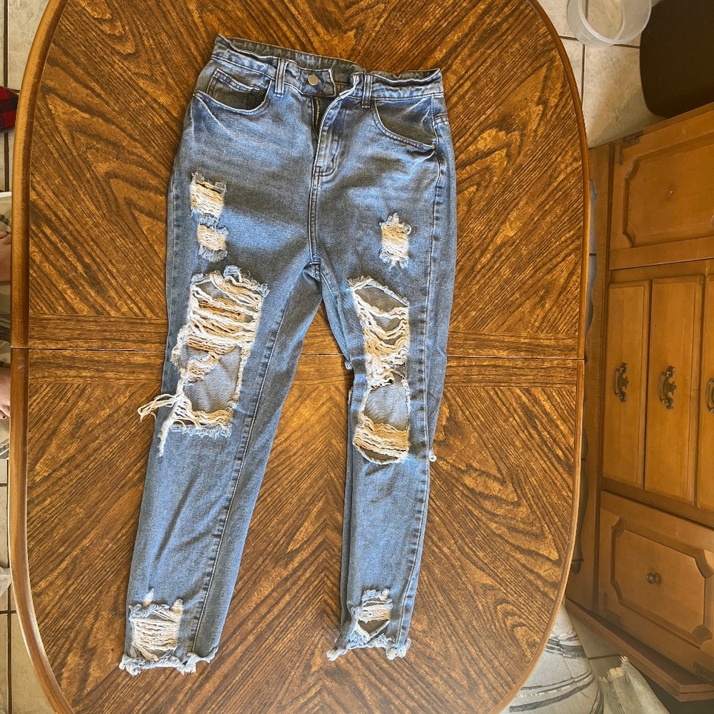 High waisted holy jeans